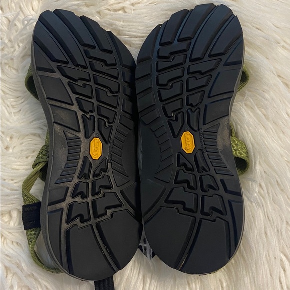 Chaco Black and Green Sandals size 9 excellent condition see all photos - Picture 7 of 12